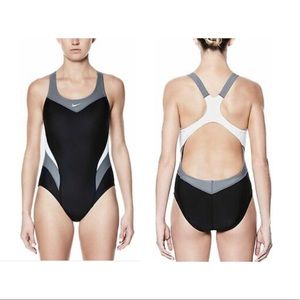 Nike Black & White Power Back Tank Swimsuit Size 32/6